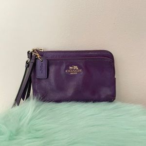 💜Coach Wristlet💜 In Classic Purple